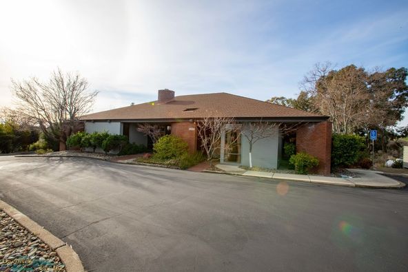 Medical Office Building - Clairmont Doctors Park: 2650 Edith Ave, Redding, CA 96001